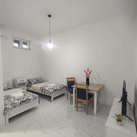 Studio * モスタル